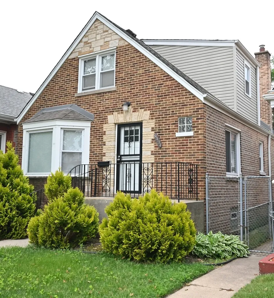 8434 South Yates Boulevard Chicago IL 60617