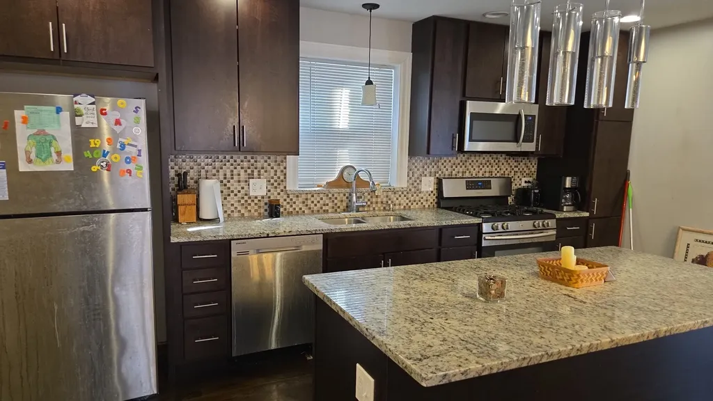 8434 South Yates Boulevard Chicago IL 60617