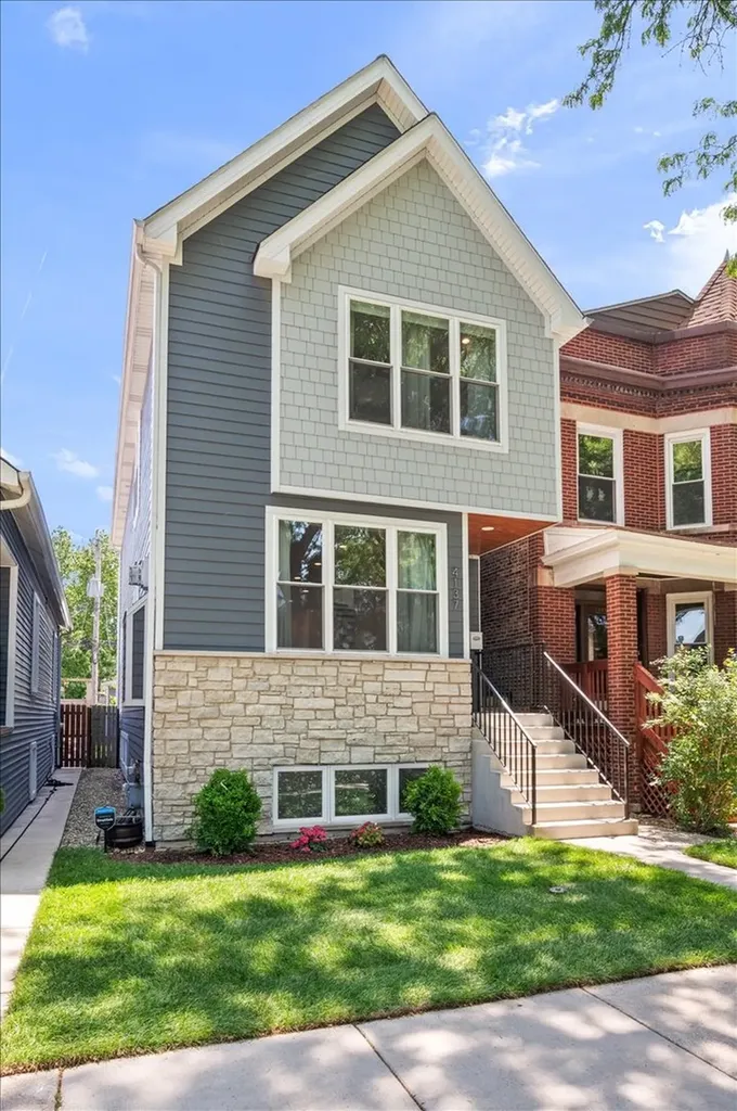 4137 North Lawndale Avenue Chicago IL 60618