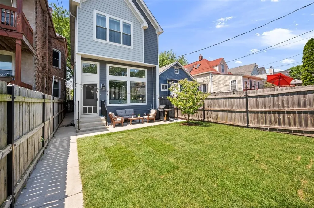 4137 North Lawndale Avenue Chicago IL 60618
