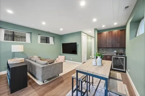 4137 North Lawndale Avenue Chicago IL 60618