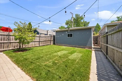 4137 North Lawndale Avenue Chicago IL 60618