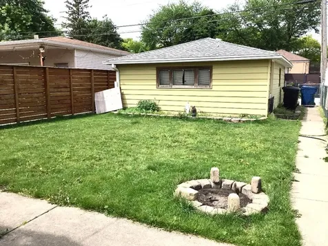 4812 South Leclaire Avenue Chicago IL 60638