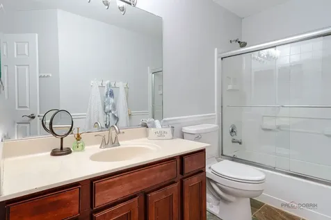 538 West Seaton Drive Round Lake IL 60073
