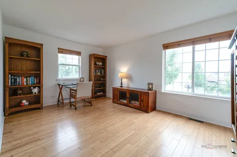 538 West Seaton Drive Round Lake IL 60073