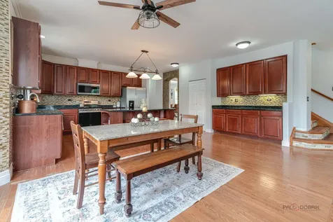 538 West Seaton Drive Round Lake IL 60073