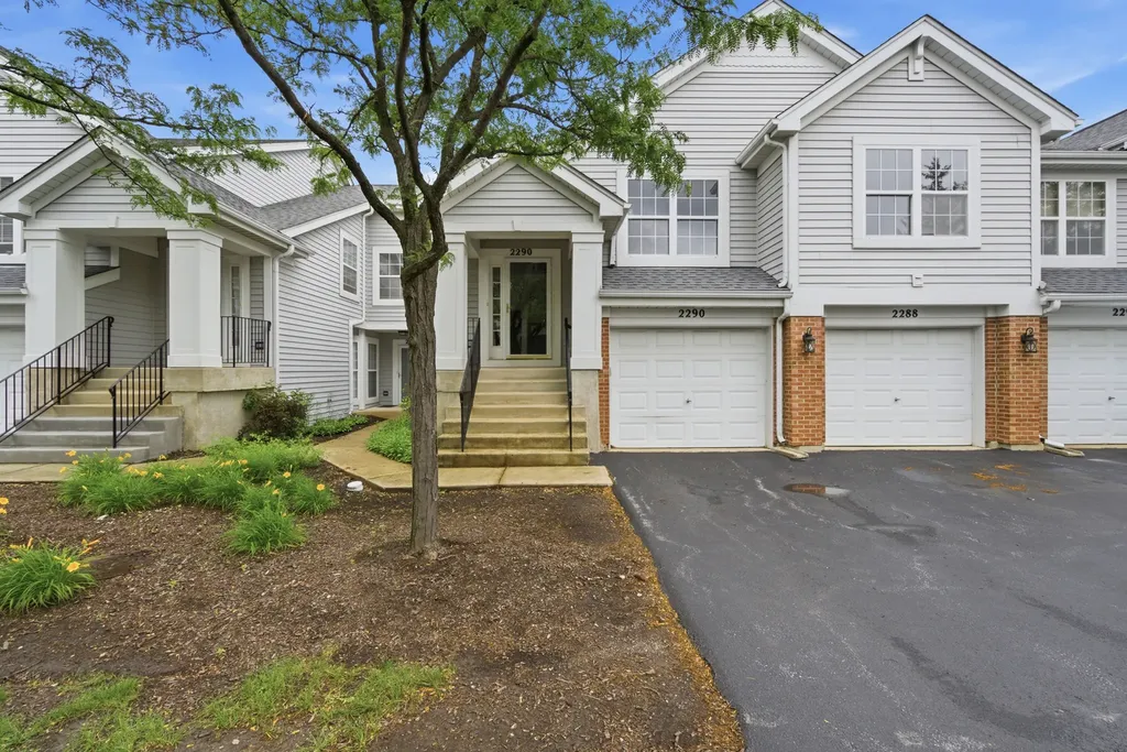 2290 Scott Lane Aurora IL 60502