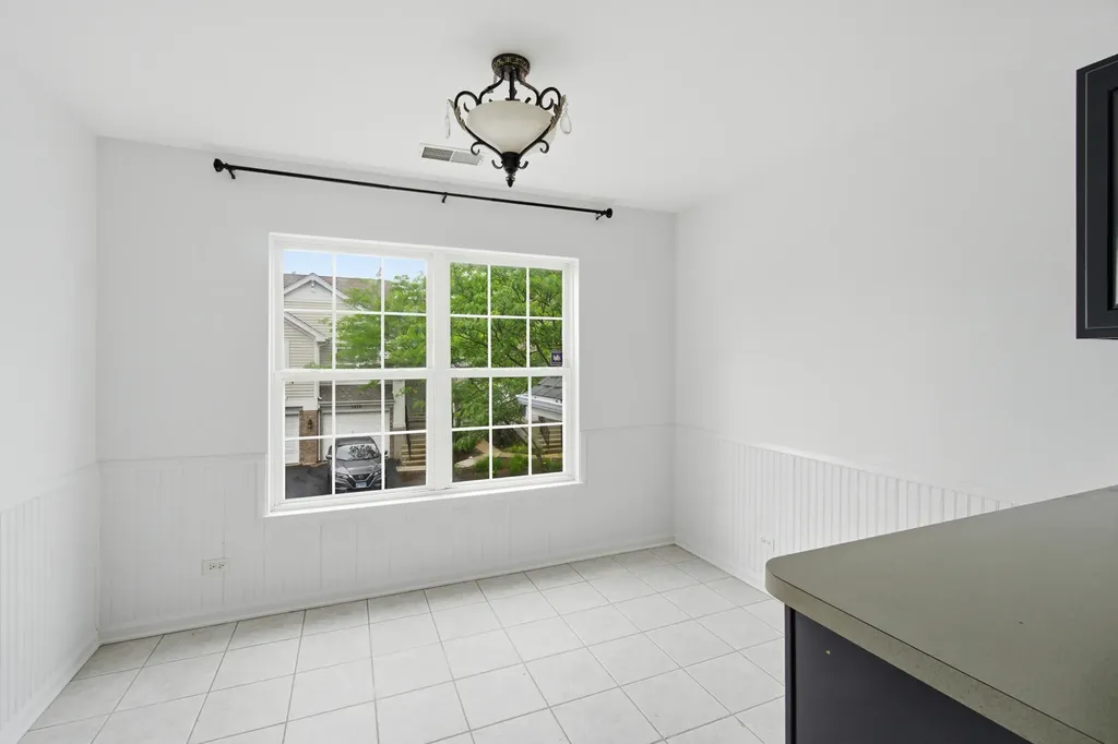 2290 Scott Lane Aurora IL 60502