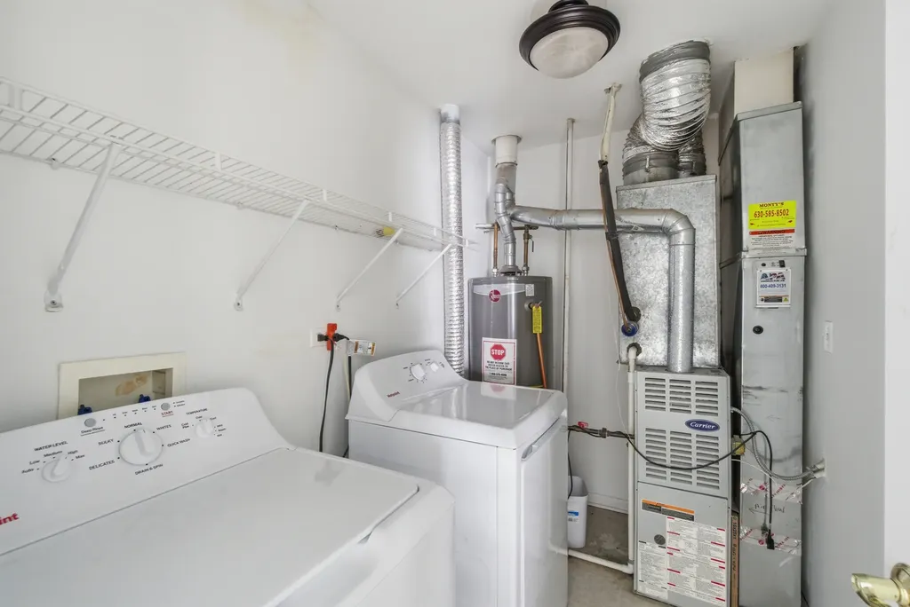 2290 Scott Lane Aurora IL 60502