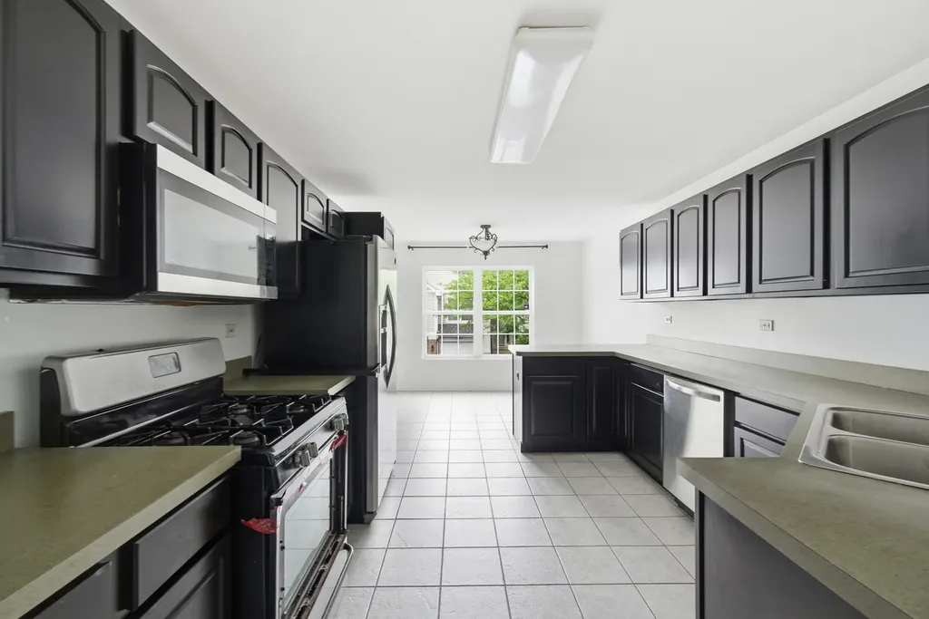 2290 Scott Lane Aurora IL 60502