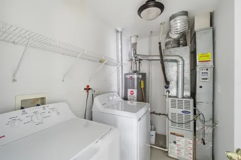 2290 Scott Lane Aurora IL 60502