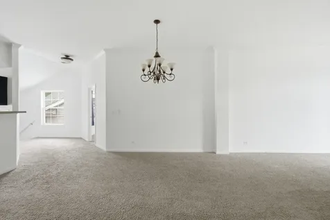 2290 Scott Lane Aurora IL 60502