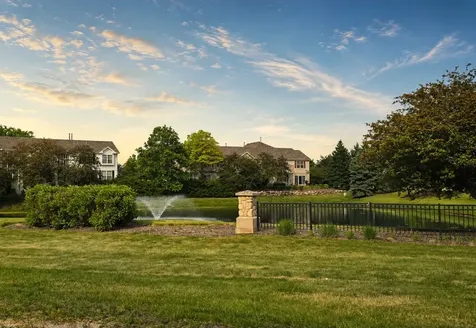 717 Stuarts Drive St. Charles IL 60174