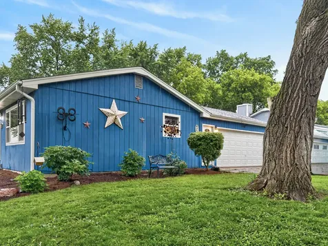 183 Sunset Drive Carpentersville IL 60110