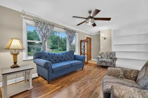 183 Sunset Drive Carpentersville IL 60110