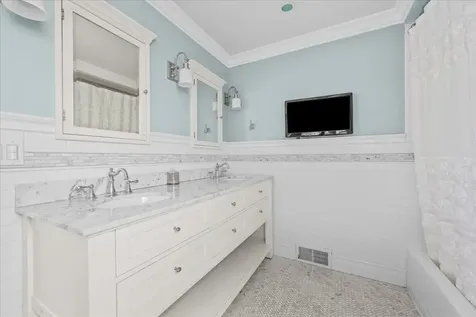1087 Bluff Road Glencoe IL 60022