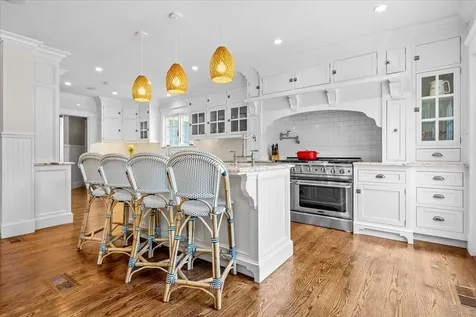 1087 Bluff Road Glencoe IL 60022