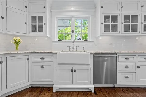 1087 Bluff Road Glencoe IL 60022