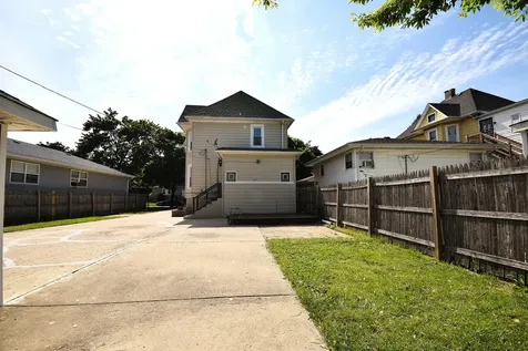 407 South 20th Avenue Maywood IL 60153