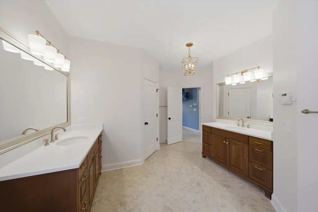 329 South Kenmore Avenue Elmhurst IL 60126