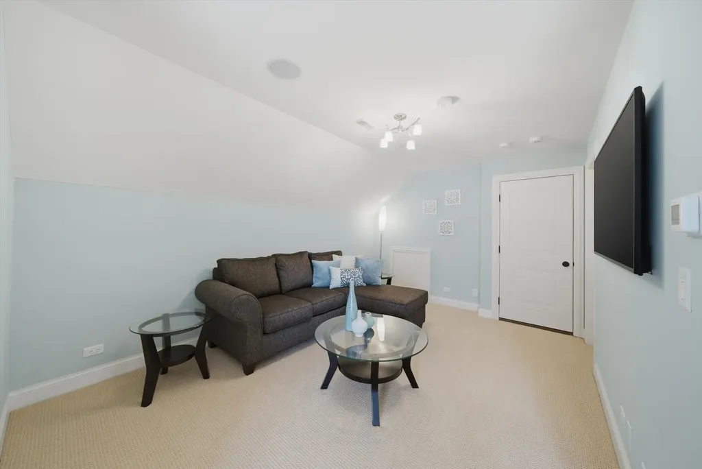 329 South Kenmore Avenue Elmhurst IL 60126