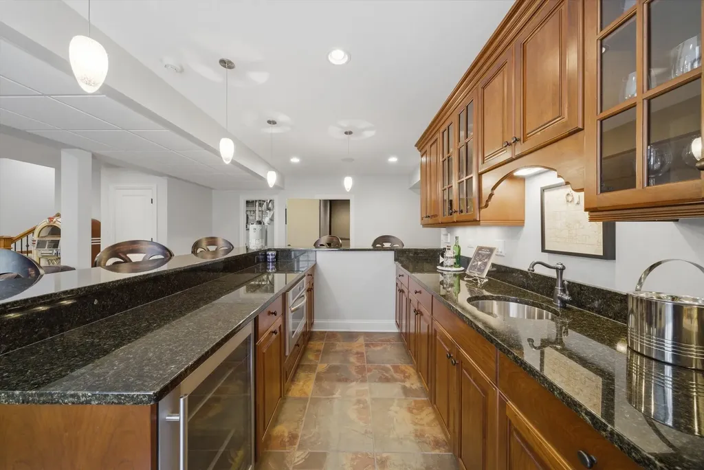 329 South Kenmore Avenue Elmhurst IL 60126
