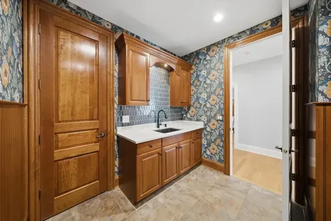 329 South Kenmore Avenue Elmhurst IL 60126
