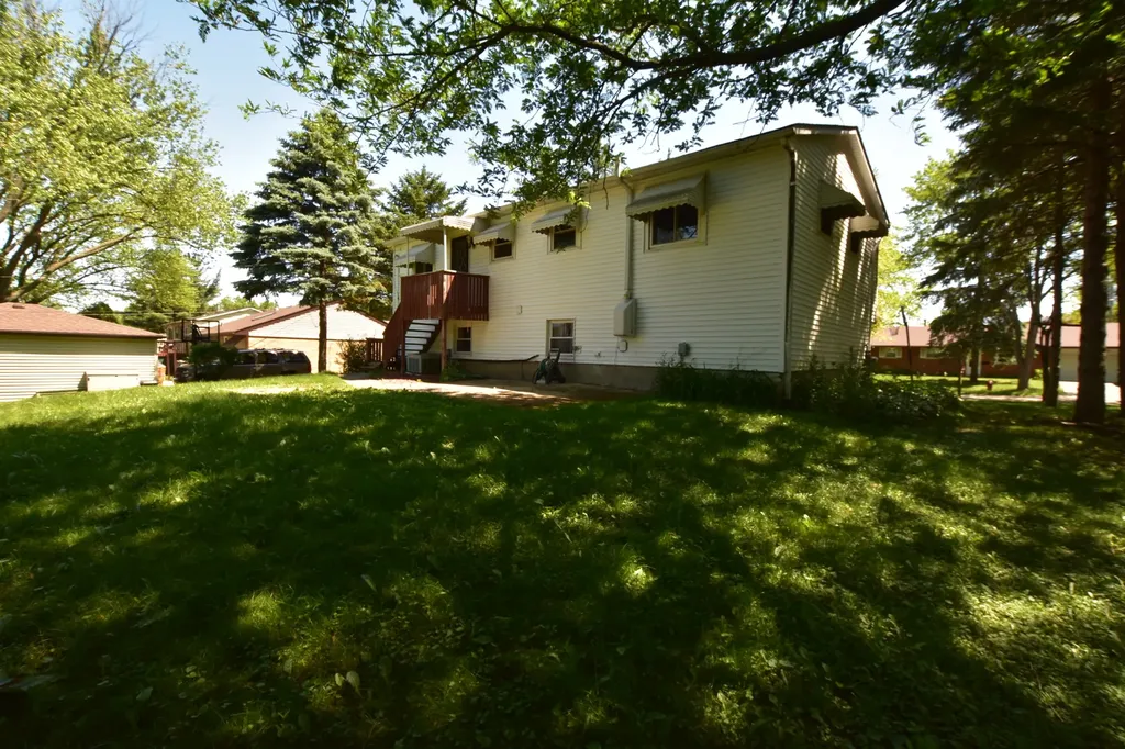 7852 Sprucewood Avenue Woodridge IL 60517
