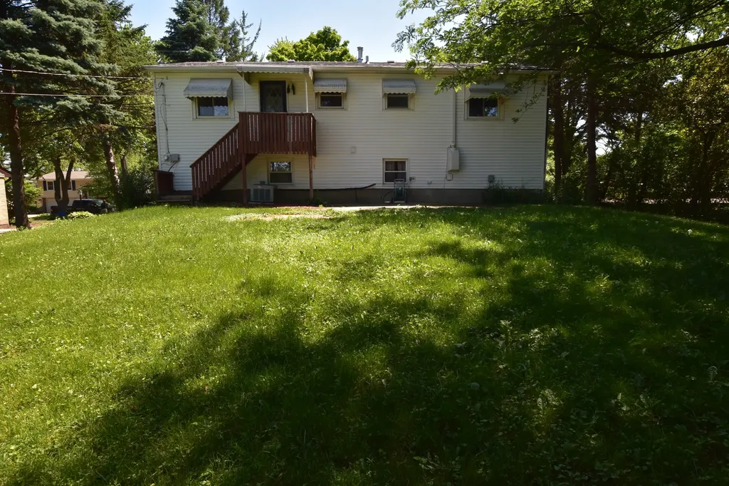 7852 Sprucewood Avenue Woodridge IL 60517
