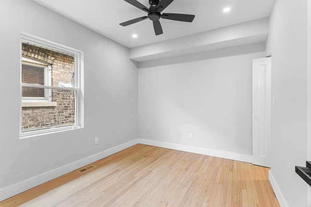 4829 West Strong Street Chicago IL 60630
