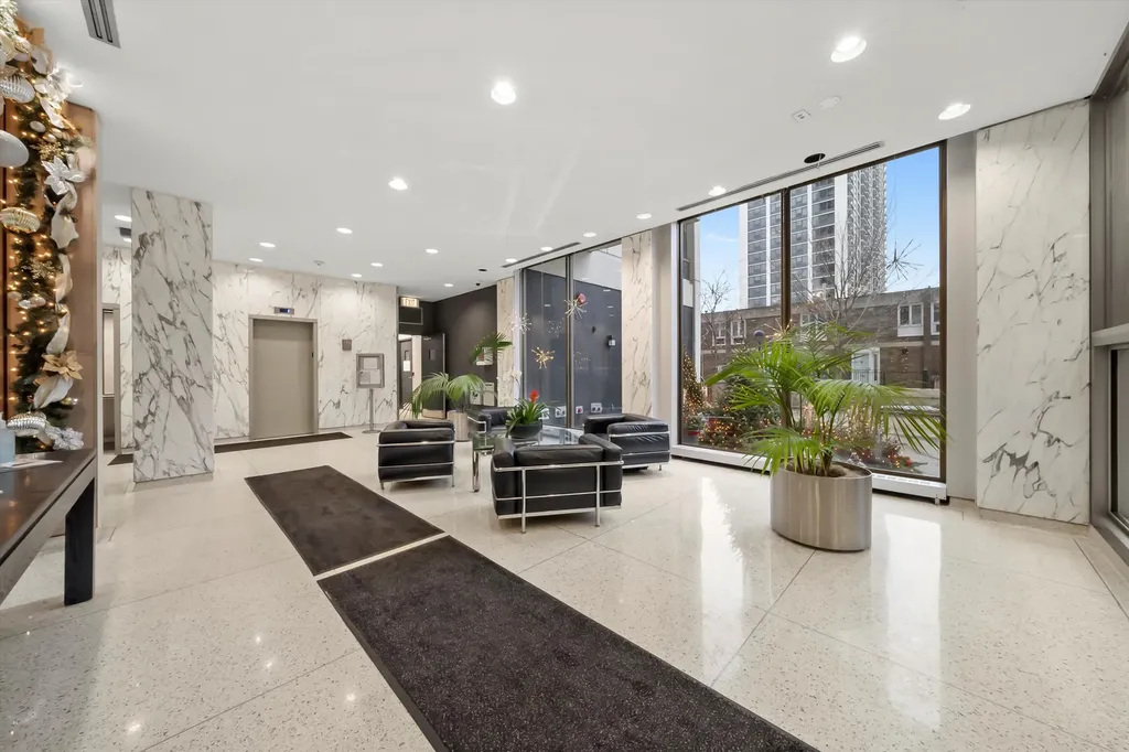 1460 North Sandburg Terrace Chicago IL 60610