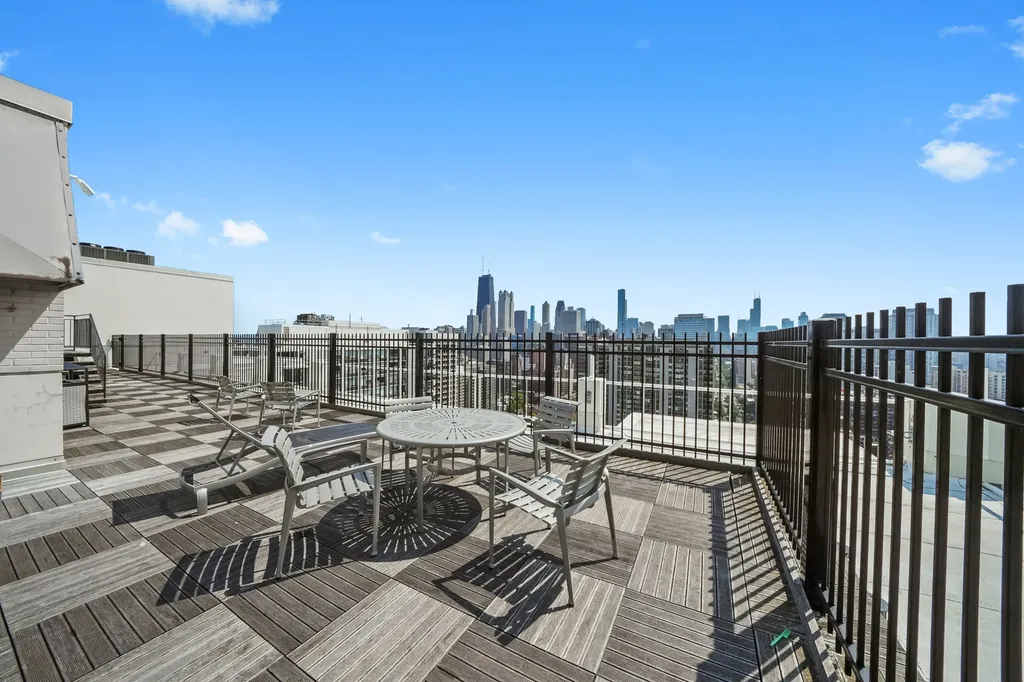 1460 North Sandburg Terrace Chicago IL 60610