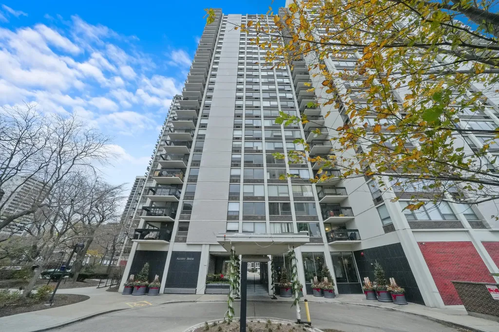 1460 North Sandburg Terrace Chicago IL 60610