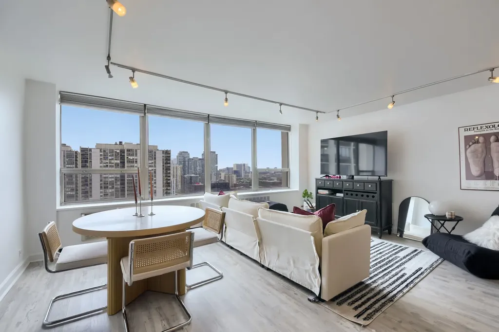 1460 North Sandburg Terrace Chicago IL 60610