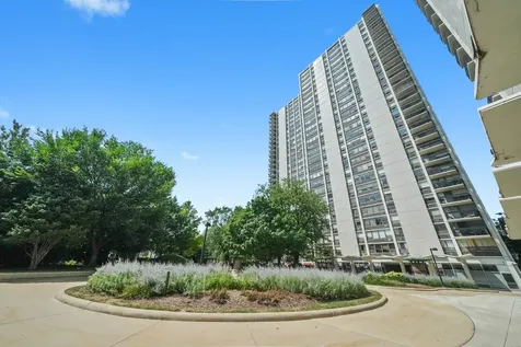 1460 North Sandburg Terrace Chicago IL 60610