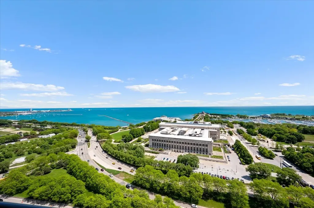 233 East 13th Street Chicago IL 60605