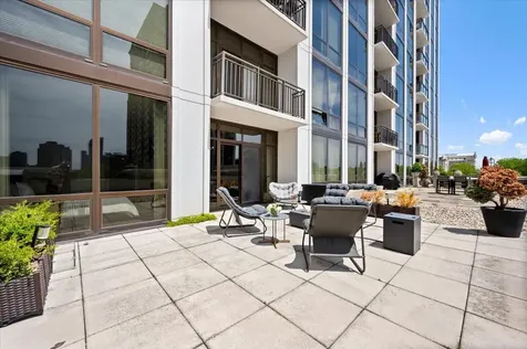 233 East 13th Street Chicago IL 60605