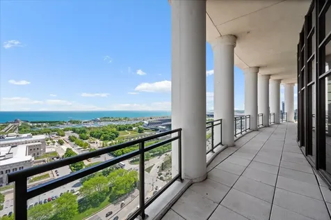 233 East 13th Street Chicago IL 60605
