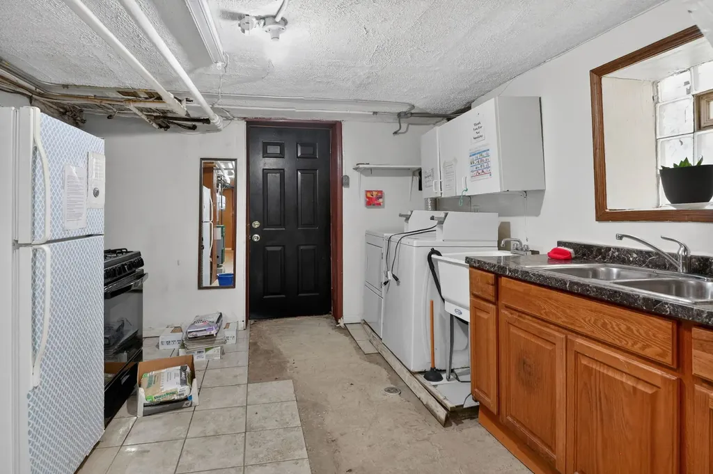 3018 West Gunnison Street Chicago IL 60625