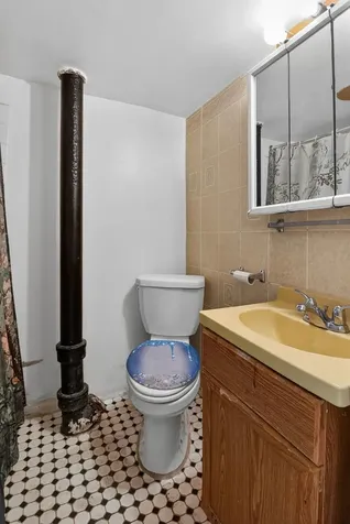 3018 West Gunnison Street Chicago IL 60625
