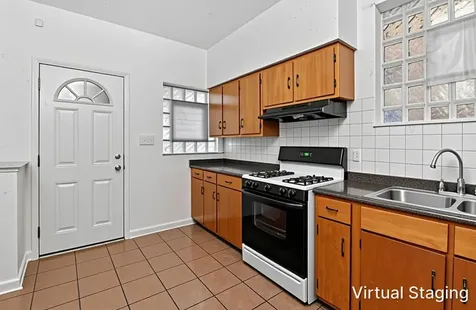 3018 West Gunnison Street Chicago IL 60625