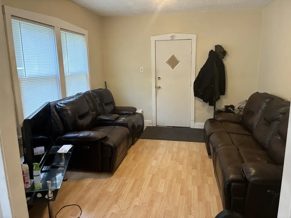11647 South Vincennes Avenue Chicago IL 60643