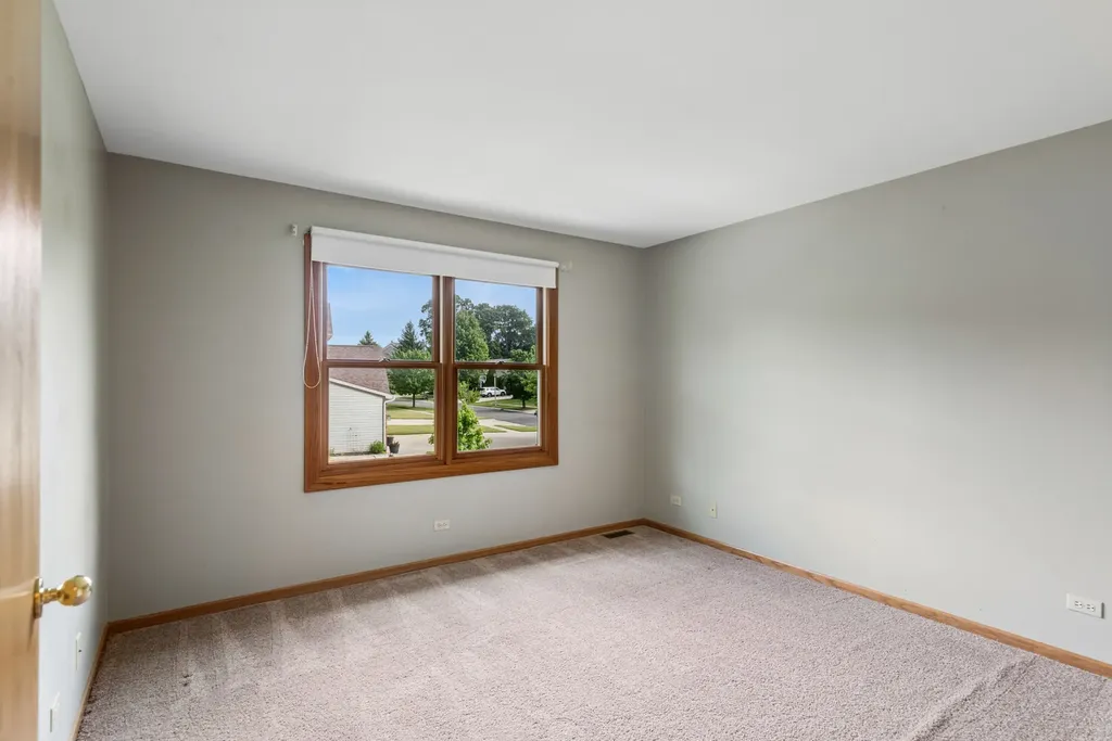 615 Wood Creek Drive Antioch IL 60002