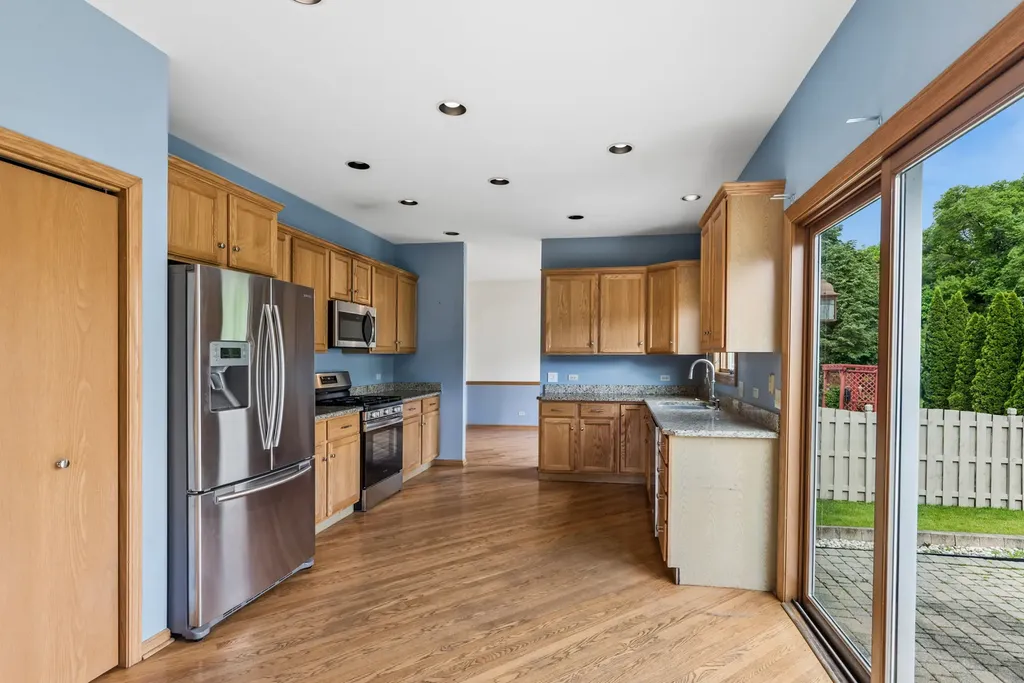 615 Wood Creek Drive Antioch IL 60002