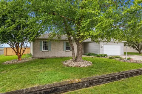 809 South Scarborough Street Sidney IL 61877