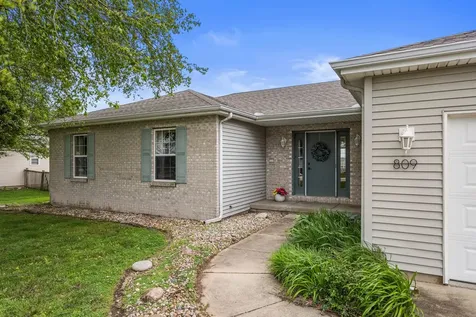 809 South Scarborough Street Sidney IL 61877