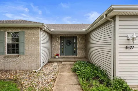 809 South Scarborough Street Sidney IL 61877