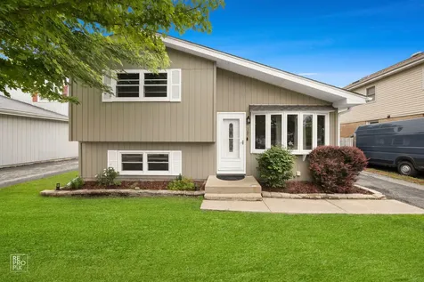167 Ridgewood Avenue Bensenville IL 60106