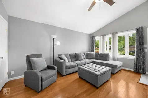 167 Ridgewood Avenue Bensenville IL 60106
