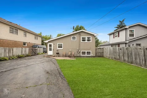 167 Ridgewood Avenue Bensenville IL 60106